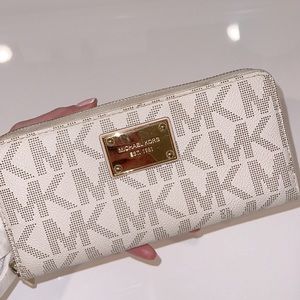 Michael Kors wallet